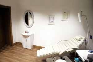 TREATMENT ROOM = TEETH WHITENING + BOTOX